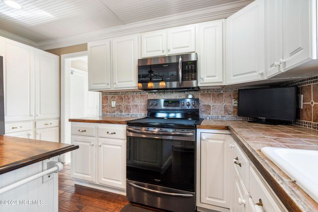 1103 S Topsail Drive, Surf City, NC 28445