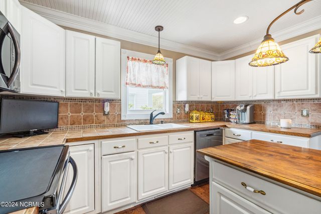 1103 S Topsail Drive, Surf City, NC 28445