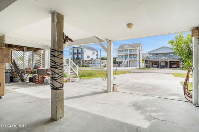 1103 S Topsail Drive, Surf City, NC 28445