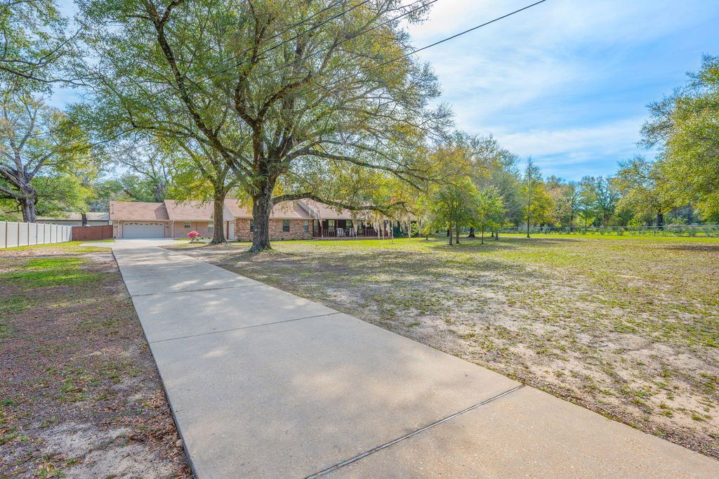 4841 Antioch Road, Crestview, FL 32536