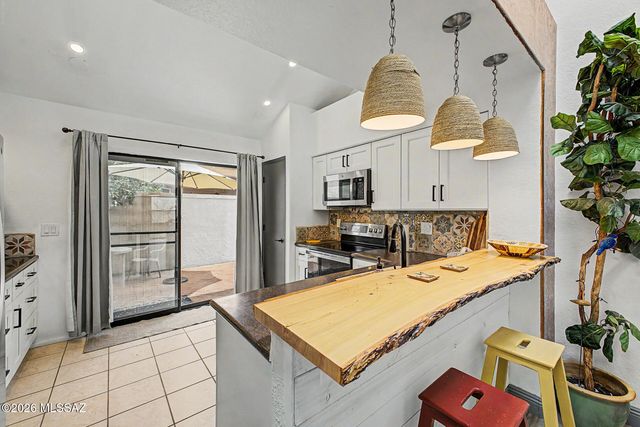 3170 N Brittlebush Lane, Tucson, AZ 85712
