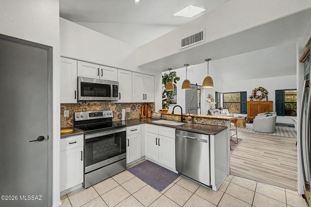 3170 N Brittlebush Lane, Tucson, AZ 85712