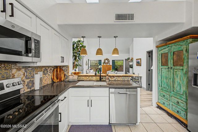 3170 N Brittlebush Lane, Tucson, AZ 85712