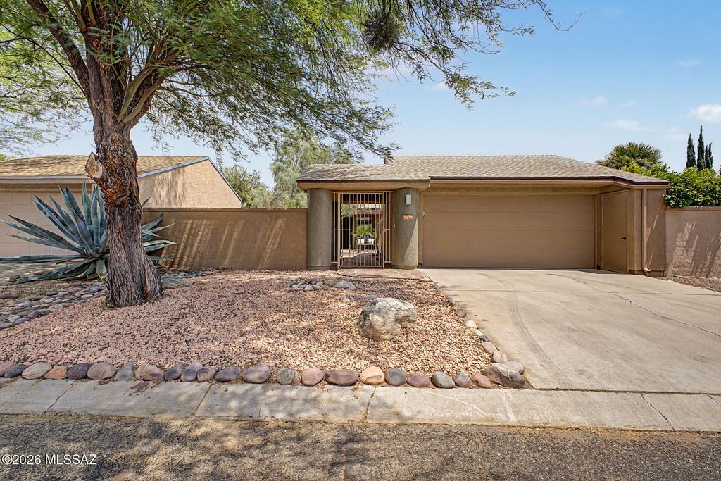 3170 N Brittlebush Lane, Tucson, AZ 85712