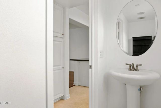 15633 Odyssey Drive 56, Los Angeles, CA 91344