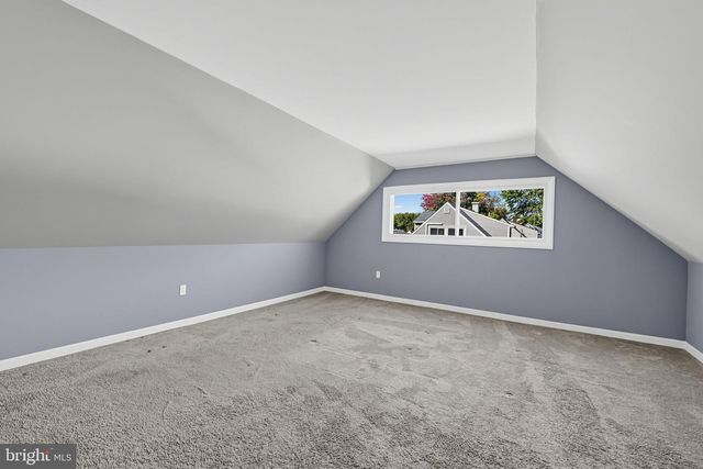36 KINGWOOD LN, Levittown, PA 19055