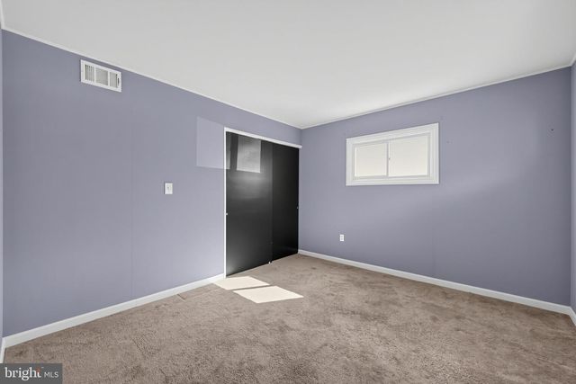 36 KINGWOOD LN, Levittown, PA 19055