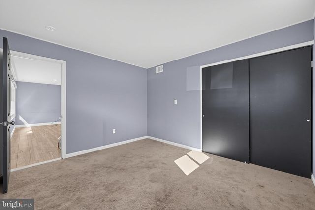 36 KINGWOOD LN, Levittown, PA 19055