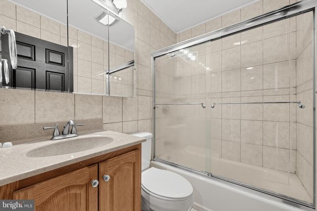 36 KINGWOOD LN, Levittown, PA 19055