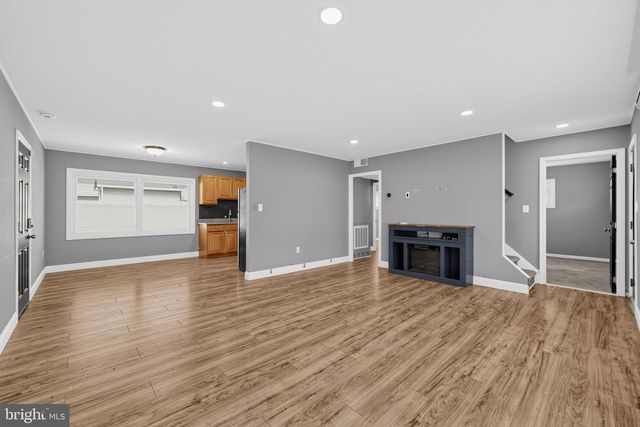 36 KINGWOOD LN, Levittown, PA 19055