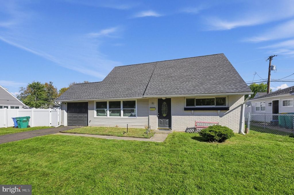 36 KINGWOOD LN, LEVITTOWN, PA 19055 — exterior