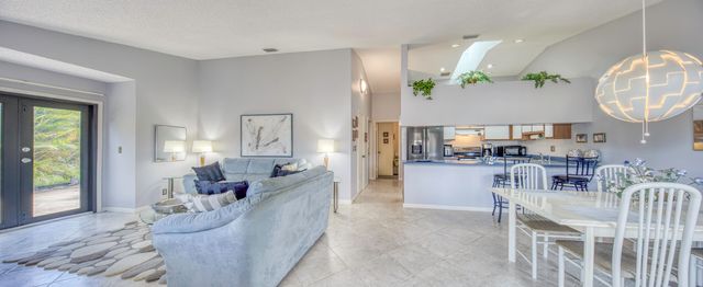 815 ANDREW REDDING Road 201, Lantana, FL 33462