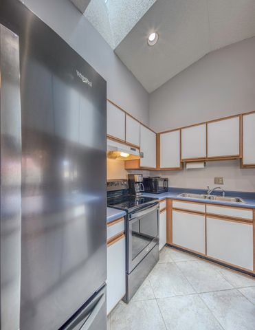 815 ANDREW REDDING Road 201, Lantana, FL 33462