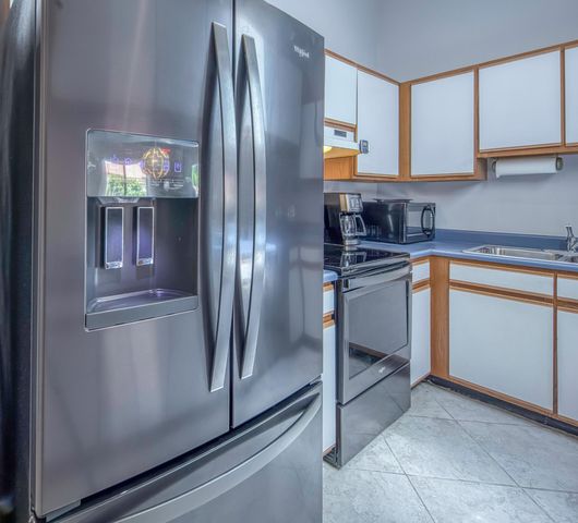 815 ANDREW REDDING Road 201, Lantana, FL 33462