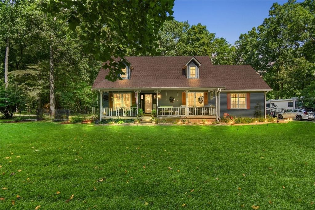 625 Mag a Mor Dr, Lafayette, TN 37083
