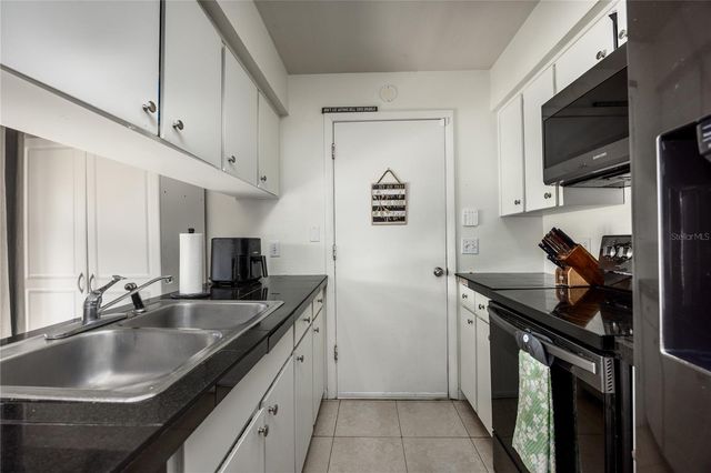 8031 SW 13TH ROAD, Gainesville, FL 32607