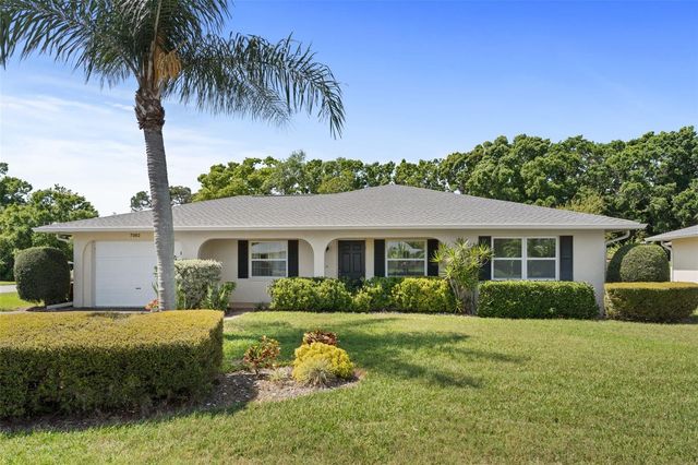 7082 W COUNTRY CLUB DRIVE N 7082, Sarasota, FL 34243