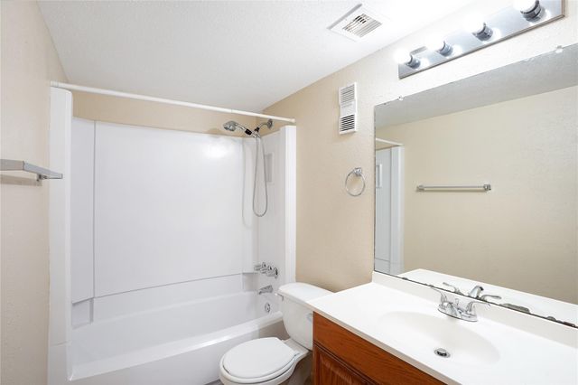 12955 Woodforest Boulevard 32, Houston, TX 77015