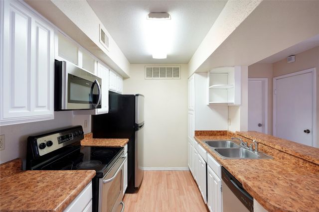 12955 Woodforest Boulevard 32, Houston, TX 77015