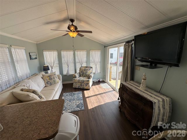 143 Dove Street, New London, NC 28127