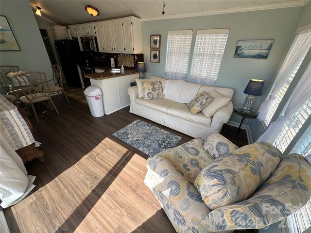 143 Dove Street, New London, NC 28127