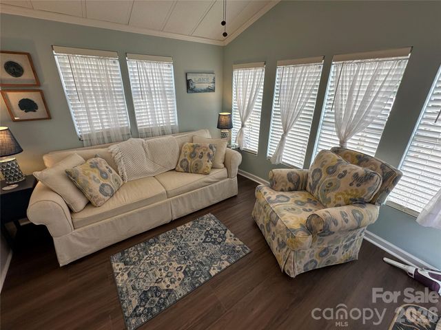 143 Dove Street, New London, NC 28127