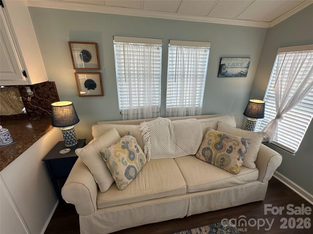 143 Dove Street, New London, NC 28127