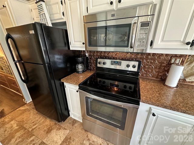 143 Dove Street, New London, NC 28127