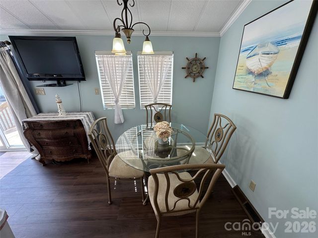 143 Dove Street, New London, NC 28127