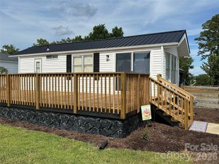143 Dove Street, New London, NC 28127