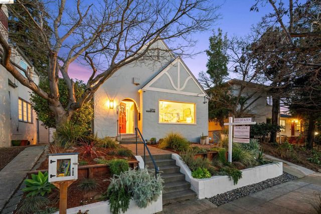 3712 Maple Ave, Oakland, CA 94602