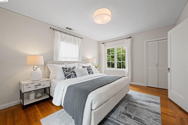 3712 Maple Ave, Oakland, CA 94602