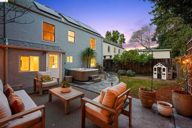 3712 Maple Ave, Oakland, CA 94602