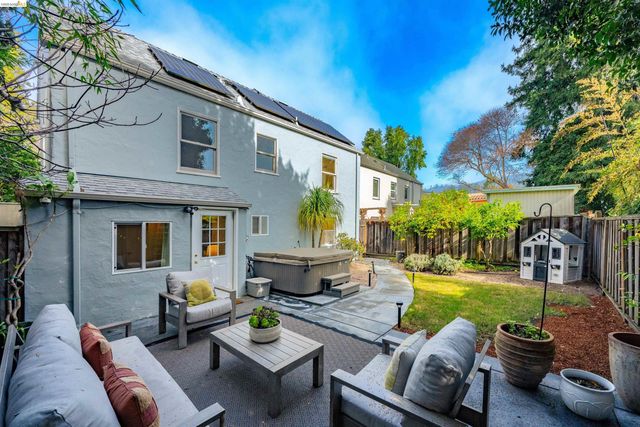 3712 Maple Ave, Oakland, CA 94602