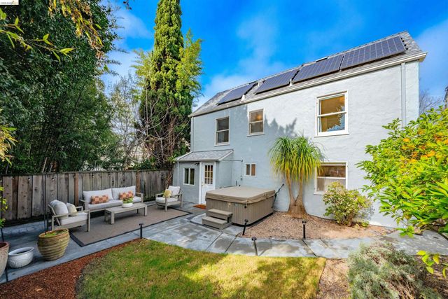 3712 Maple Ave, Oakland, CA 94602