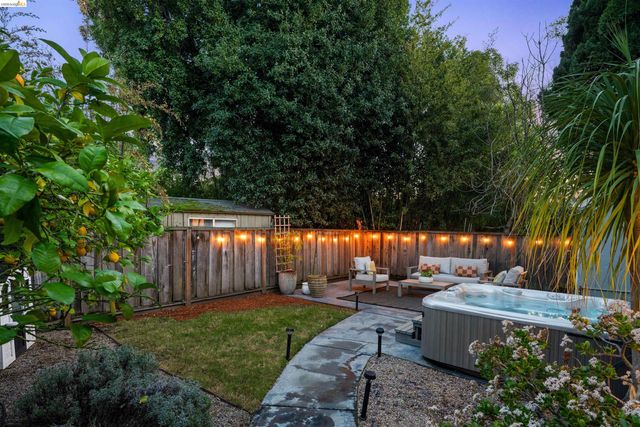 3712 Maple Ave, Oakland, CA 94602