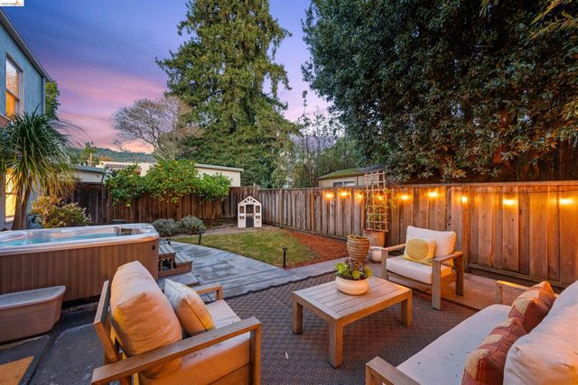 3712 Maple Ave, Oakland, CA 94602