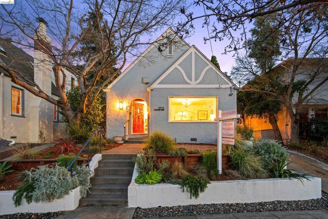 3712 Maple Ave, Oakland, CA 94602