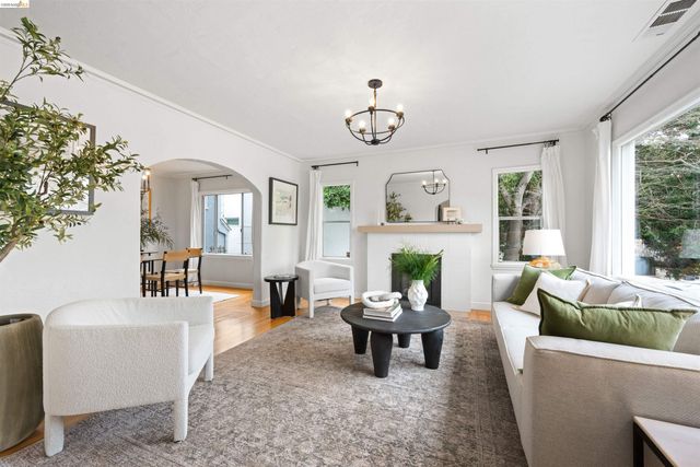 3712 Maple Ave, Oakland, CA 94602