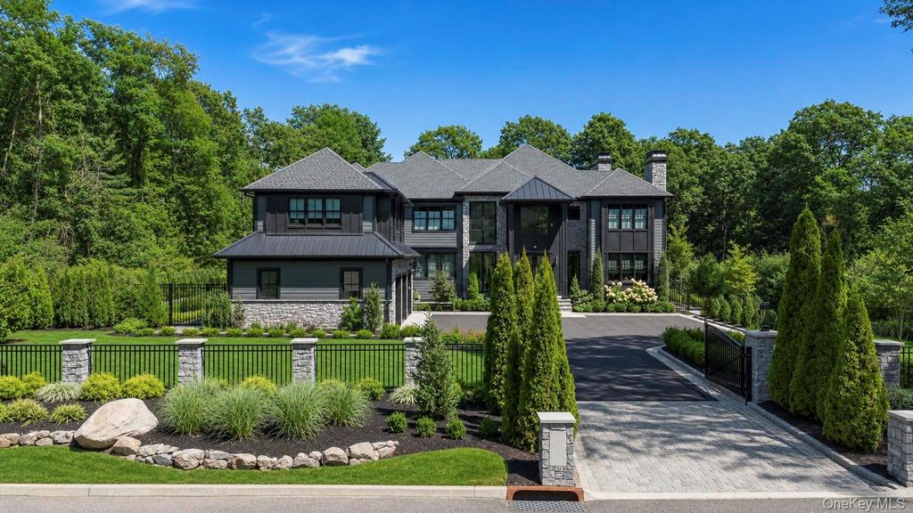 13 Sleepy Hollow Lane, Dix Hills, NY 11746 — photo 3