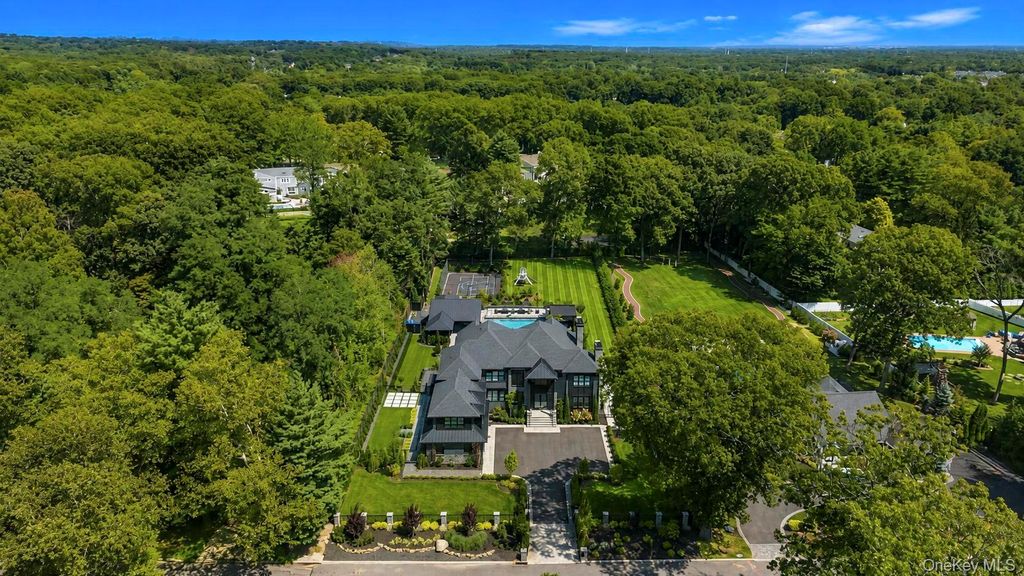 13 Sleepy Hollow Lane, Dix Hills, NY 11746 — photo 5