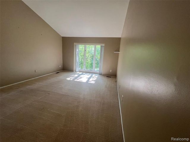 5529 Walnut Circle, West Bloomfield, MI 48322