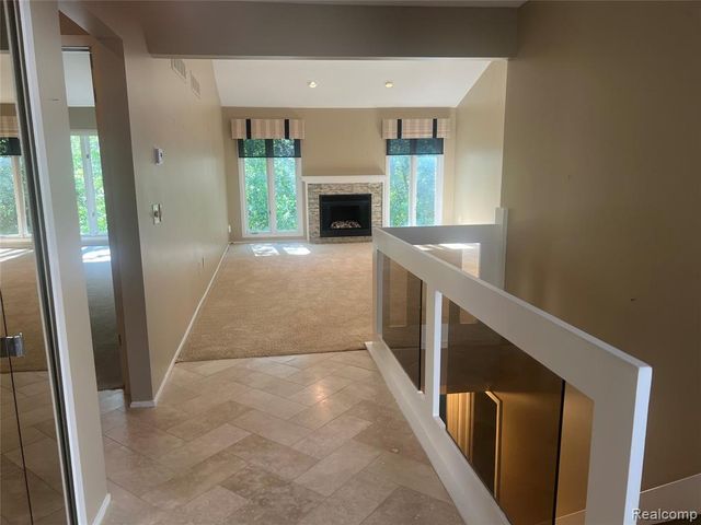 5529 Walnut Circle, West Bloomfield, MI 48322