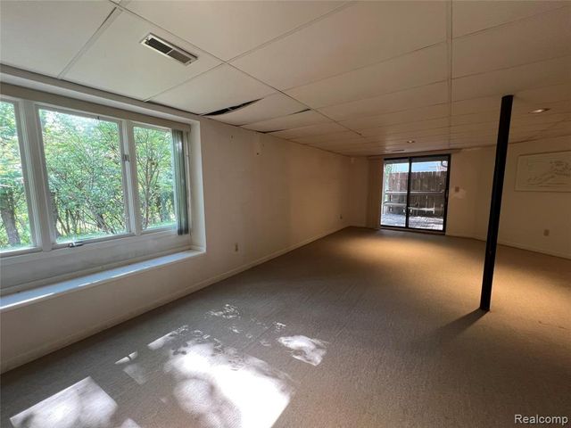 5529 Walnut Circle, West Bloomfield, MI 48322