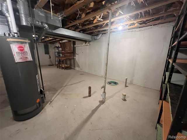 5529 Walnut Circle, West Bloomfield, MI 48322
