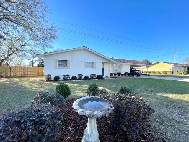 105 Ford Avenue, Hattiesburg, MS 39402