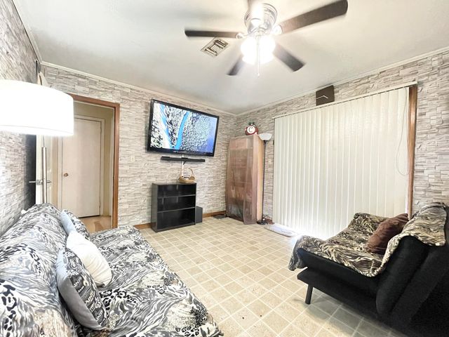 105 Ford Avenue, Hattiesburg, MS 39402