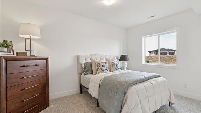 902 2nd Street NE, Altoona, IA 50009