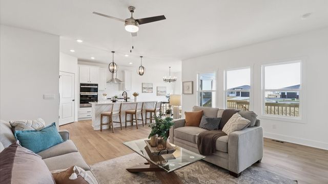 902 2nd Street NE, Altoona, IA 50009