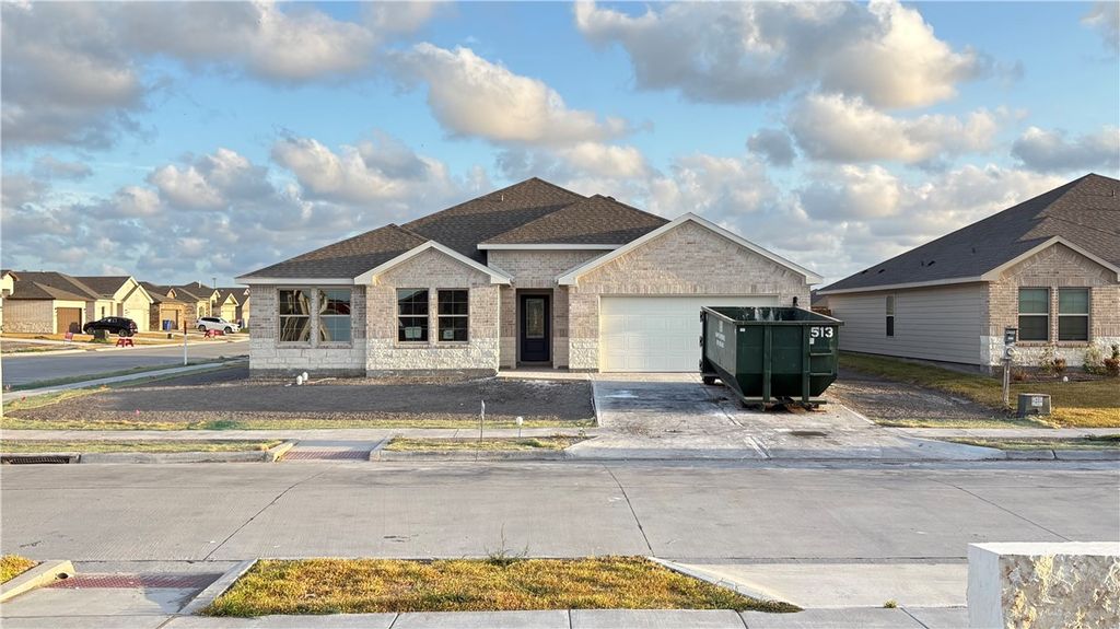 1401 Irigoyen St, Corpus Christi, TX 78415 — photo 2